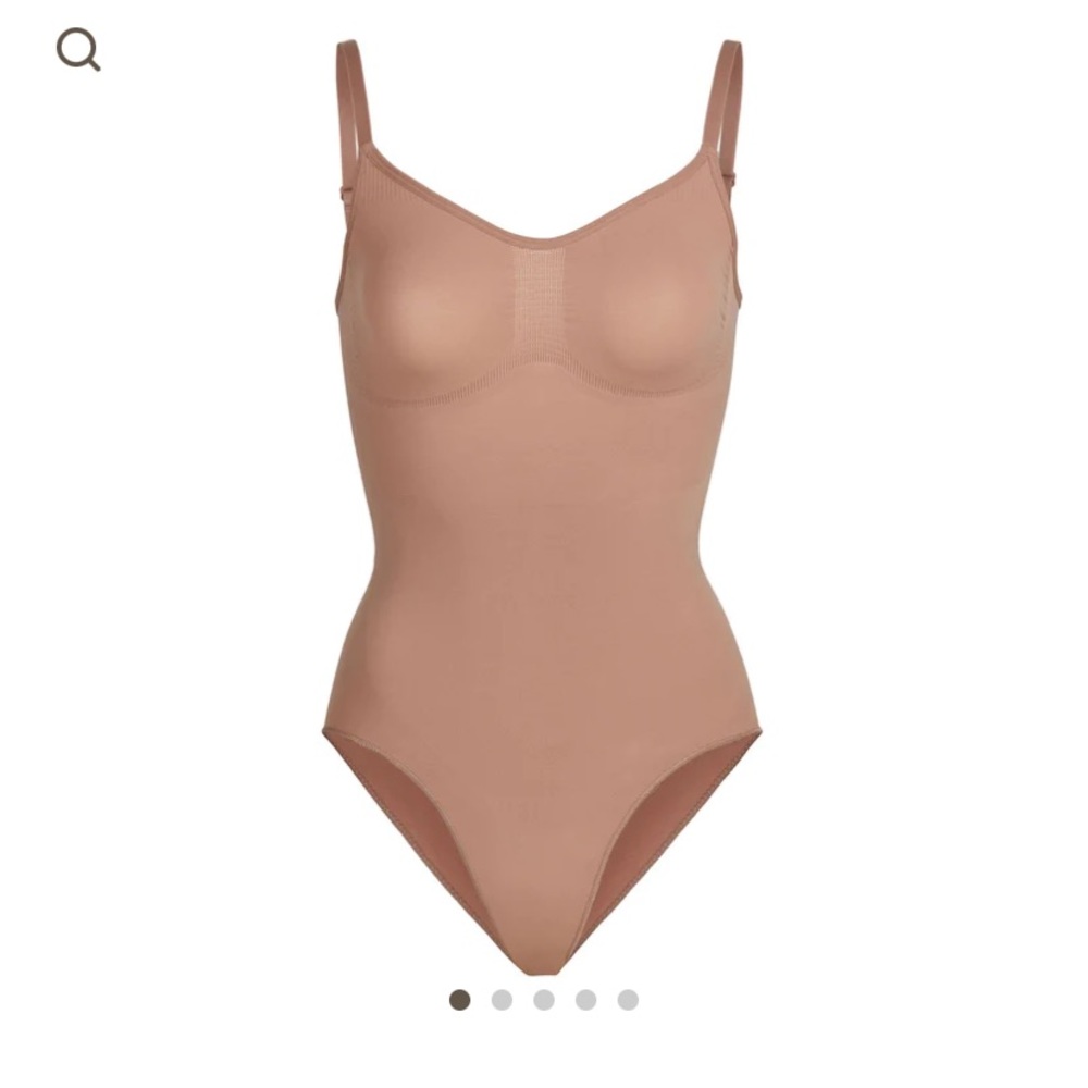 SKIMS SCULPTING BODYSUIT W. SNAPS